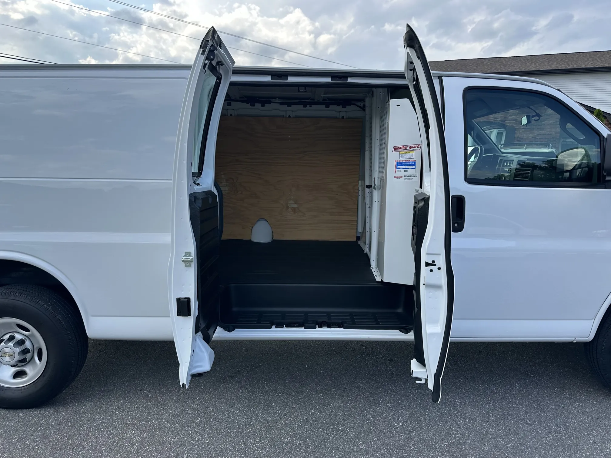 2024 Chevrolet Express Cargo 2500 - White
