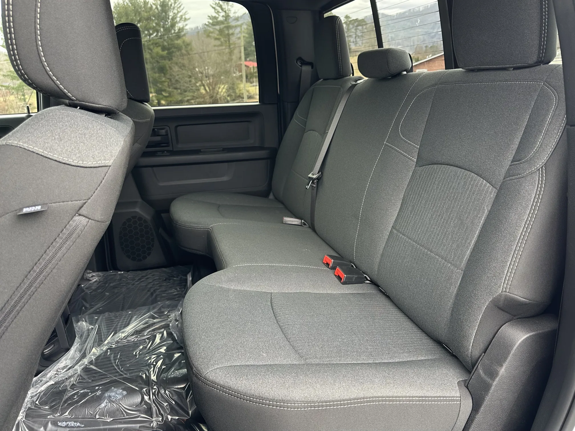 2024 RAM 3500 tradesman 4x4 crew cab 8' box - White