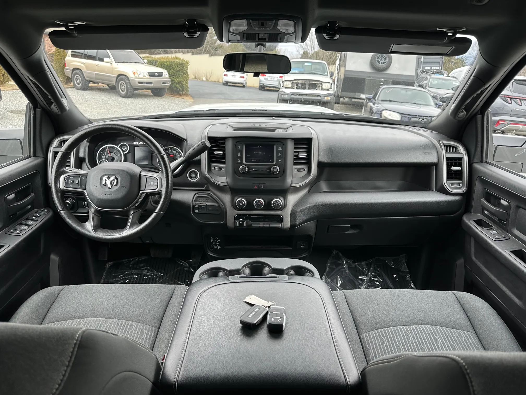 2024 RAM 3500 tradesman 4x4 crew cab 8' box - White