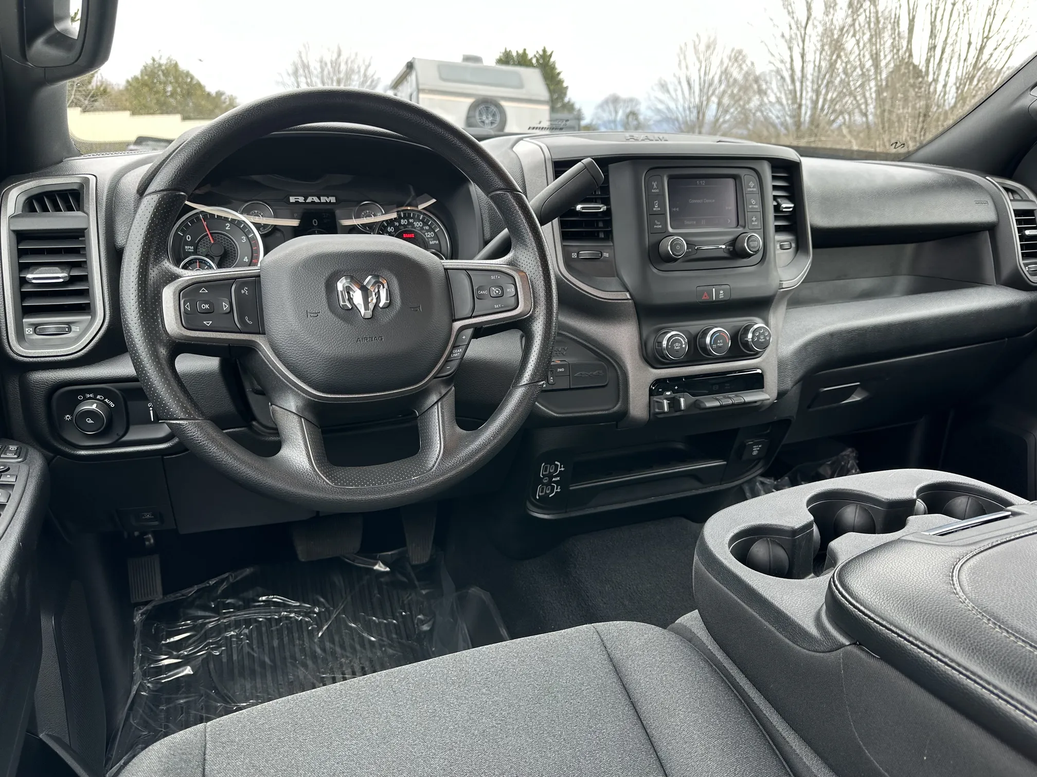 2024 RAM 3500 tradesman 4x4 crew cab 8' box - White