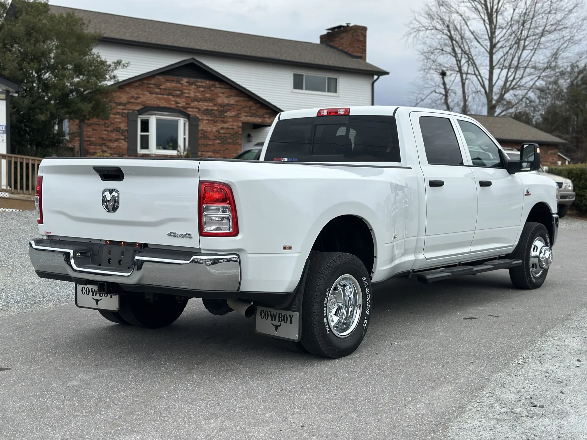 2024 RAM 3500 tradesman 4x4 crew cab 8' box - White