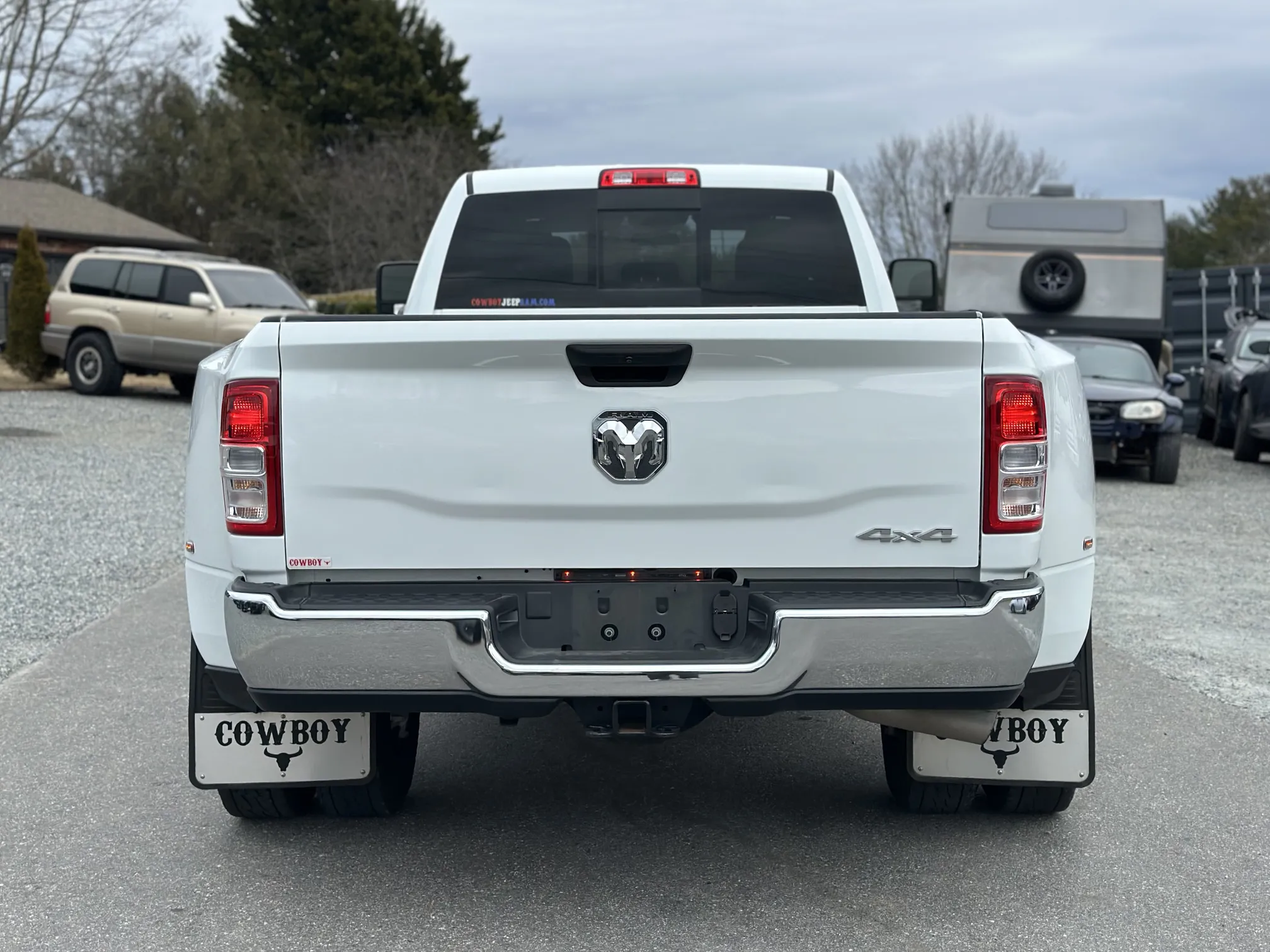 2024 RAM 3500 tradesman 4x4 crew cab 8' box - White