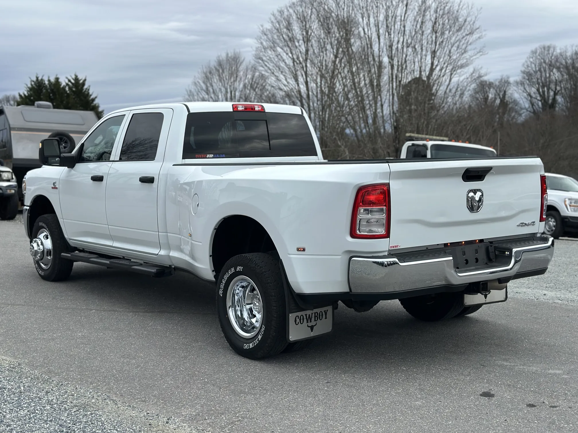 2024 RAM 3500 tradesman 4x4 crew cab 8' box - White