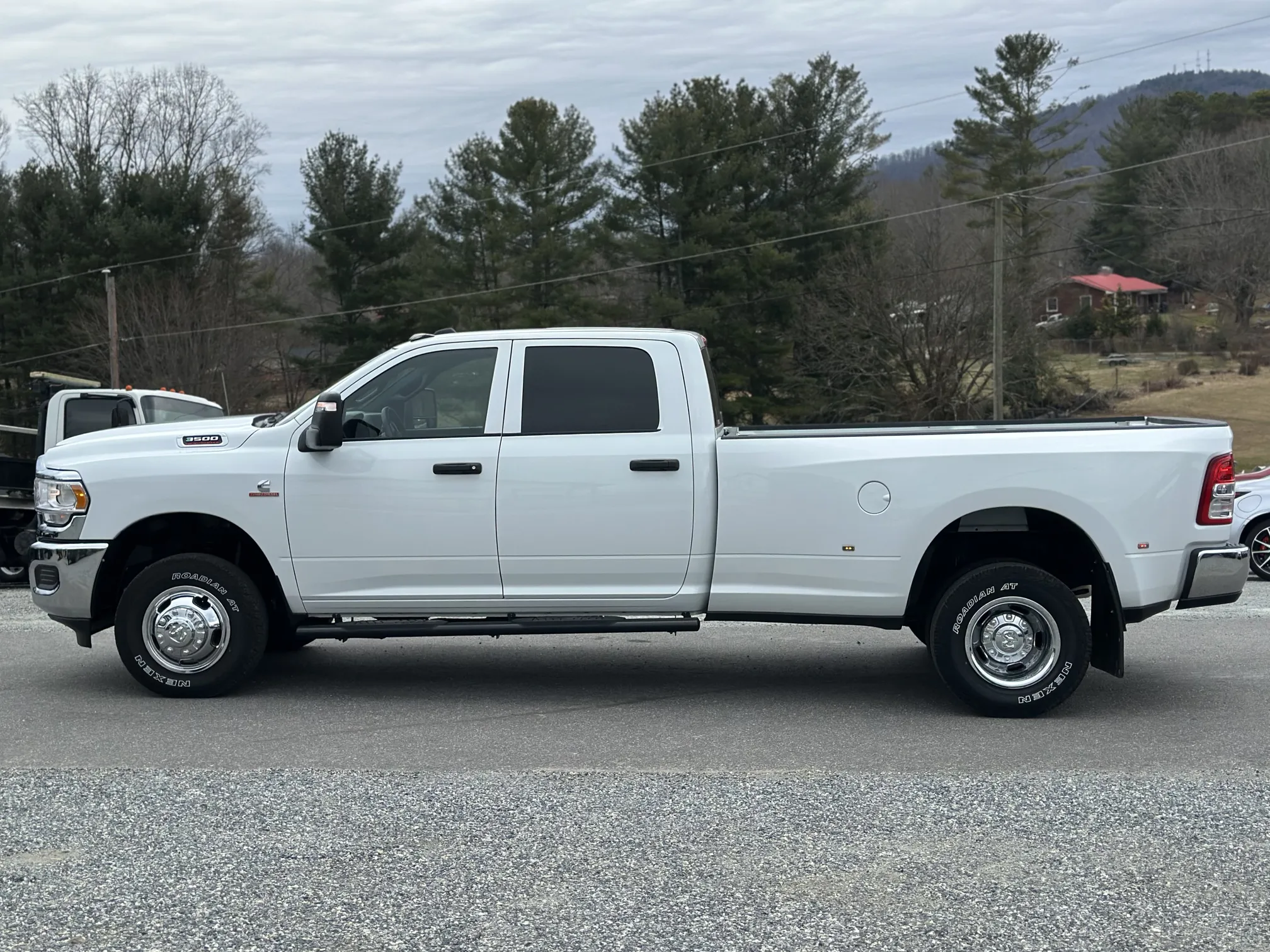 2024 RAM 3500 tradesman 4x4 crew cab 8' box - White
