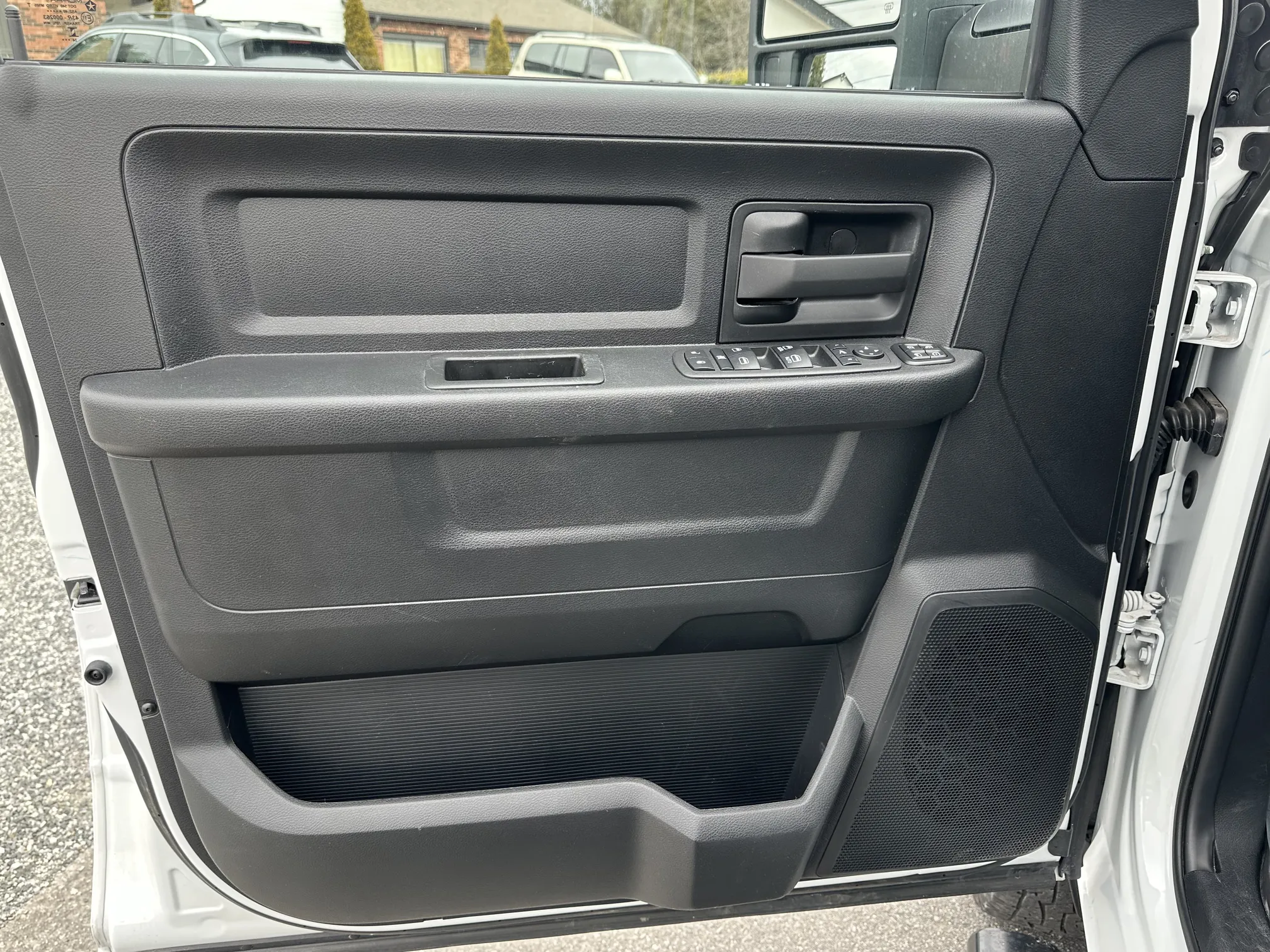 2024 RAM 3500 tradesman 4x4 crew cab 8' box - White
