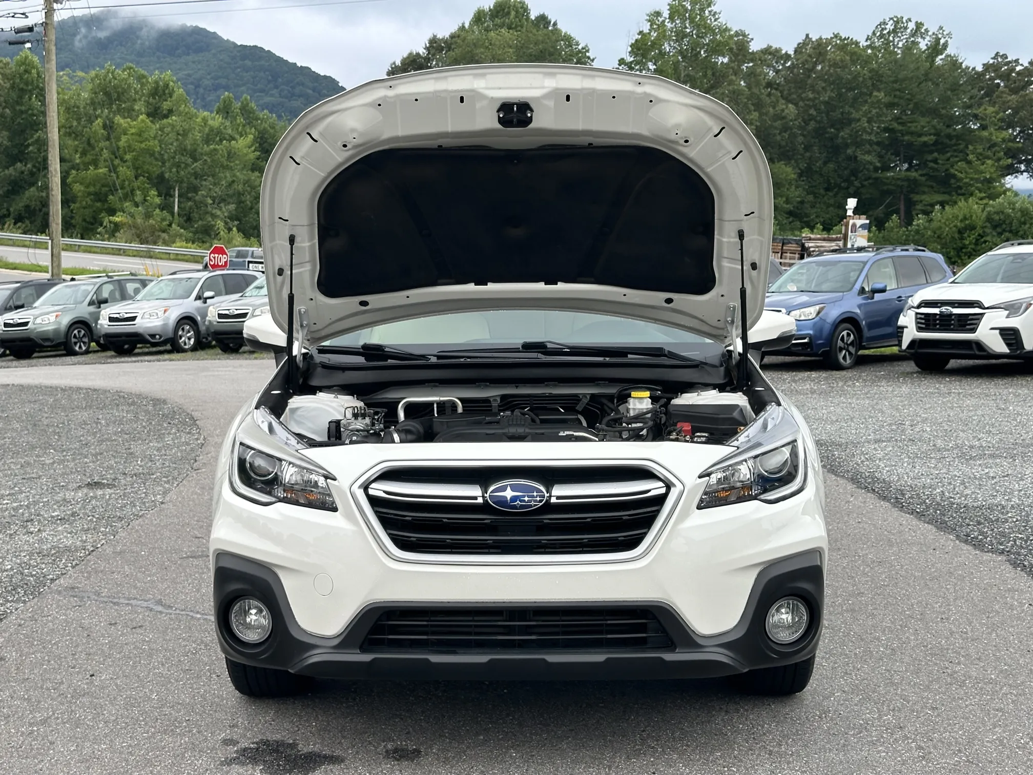 2018 Subaru Outback Premium - White
