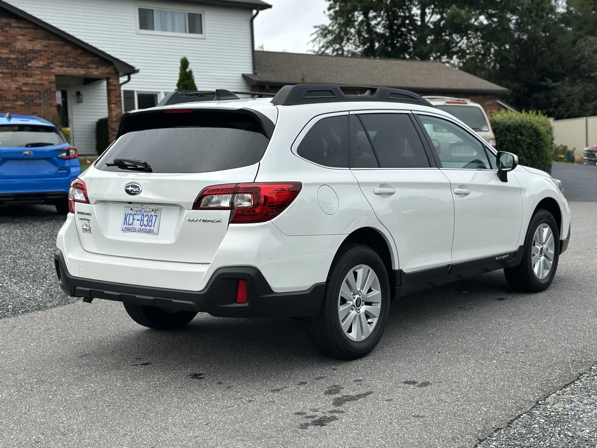 2018 Subaru Outback Premium - White