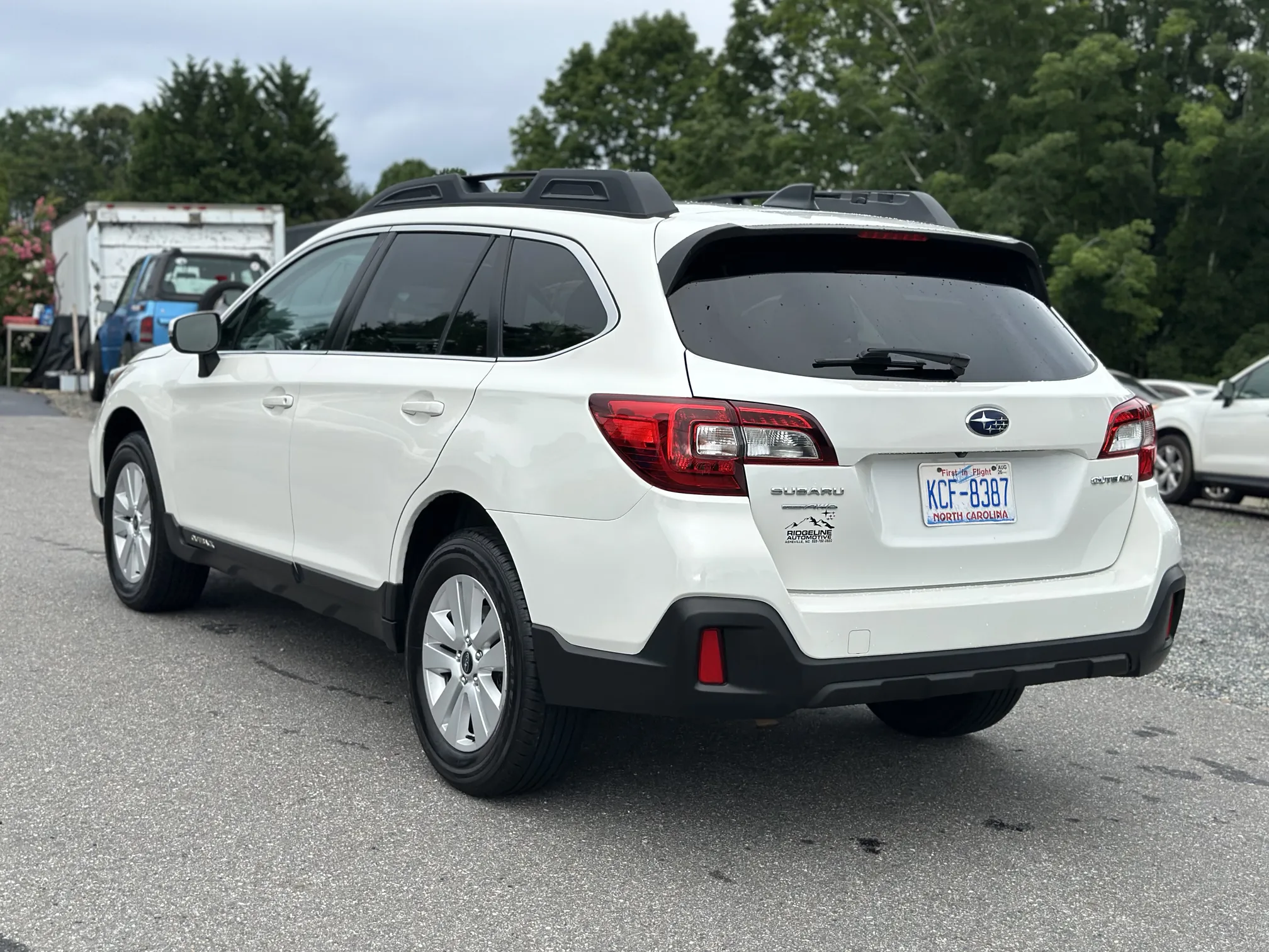 2018 Subaru Outback Premium - White
