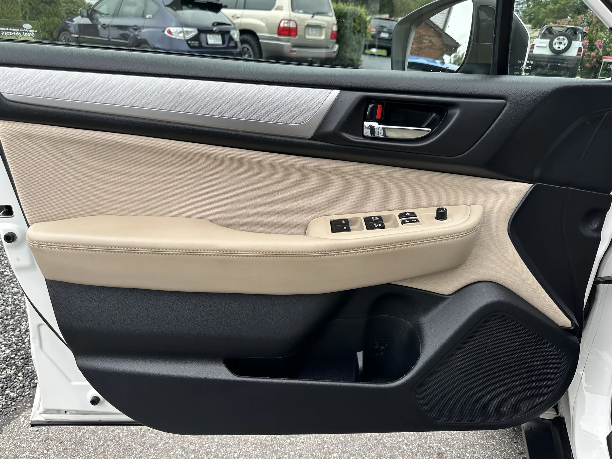 2018 Subaru Outback Premium - White