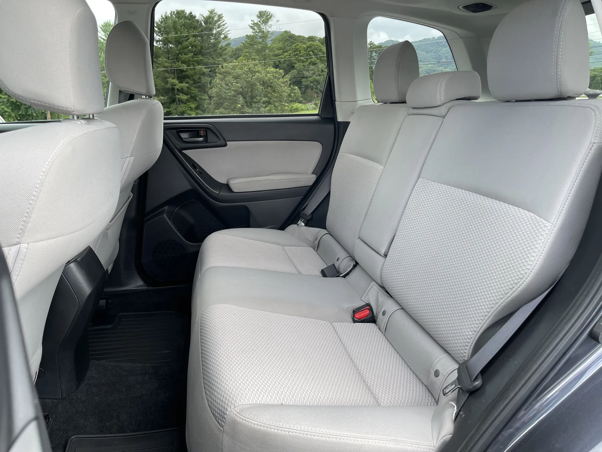 2014 Subaru Forester Premium - Gray