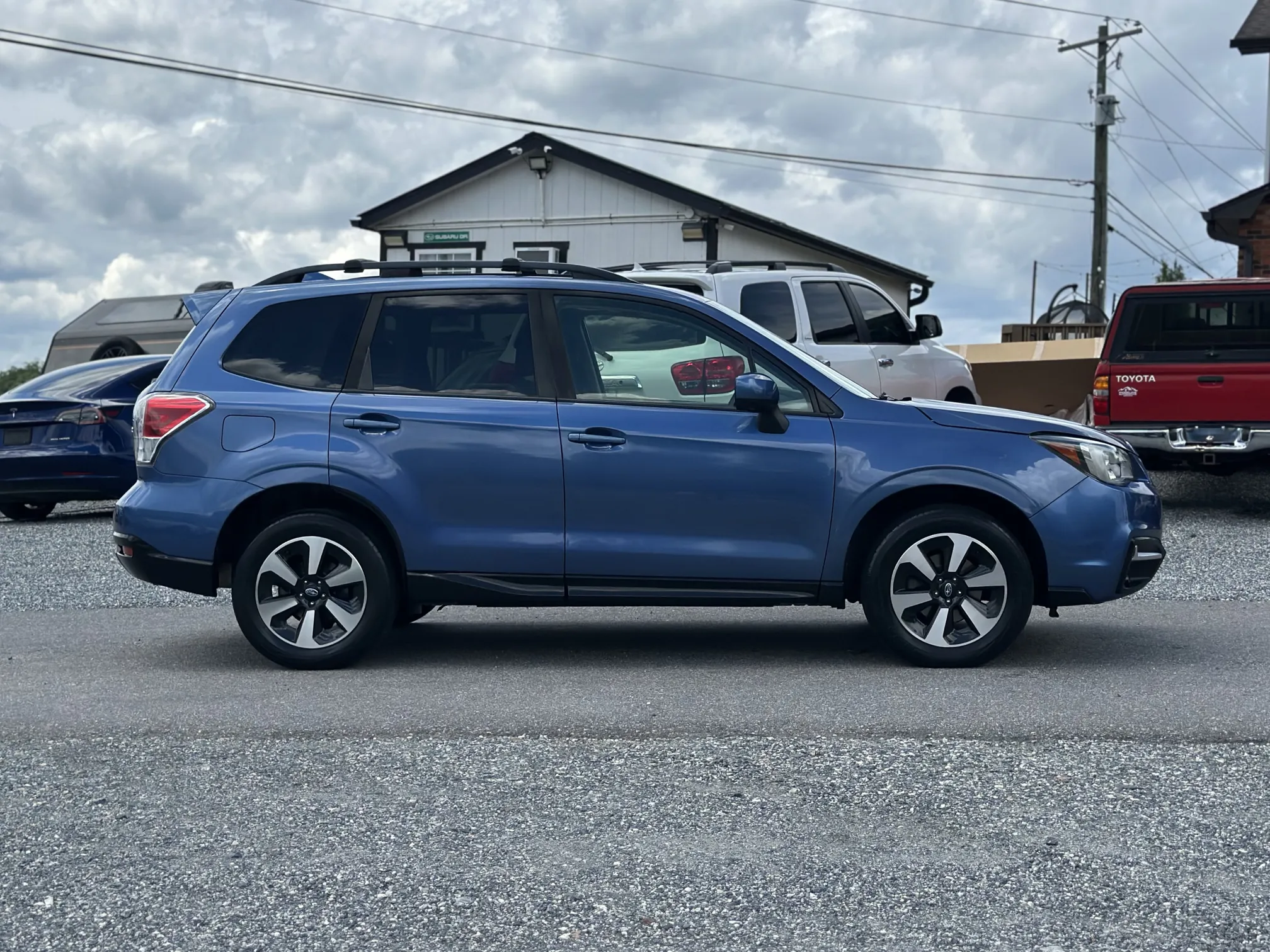 2018 Subaru Forester Premium - Blue