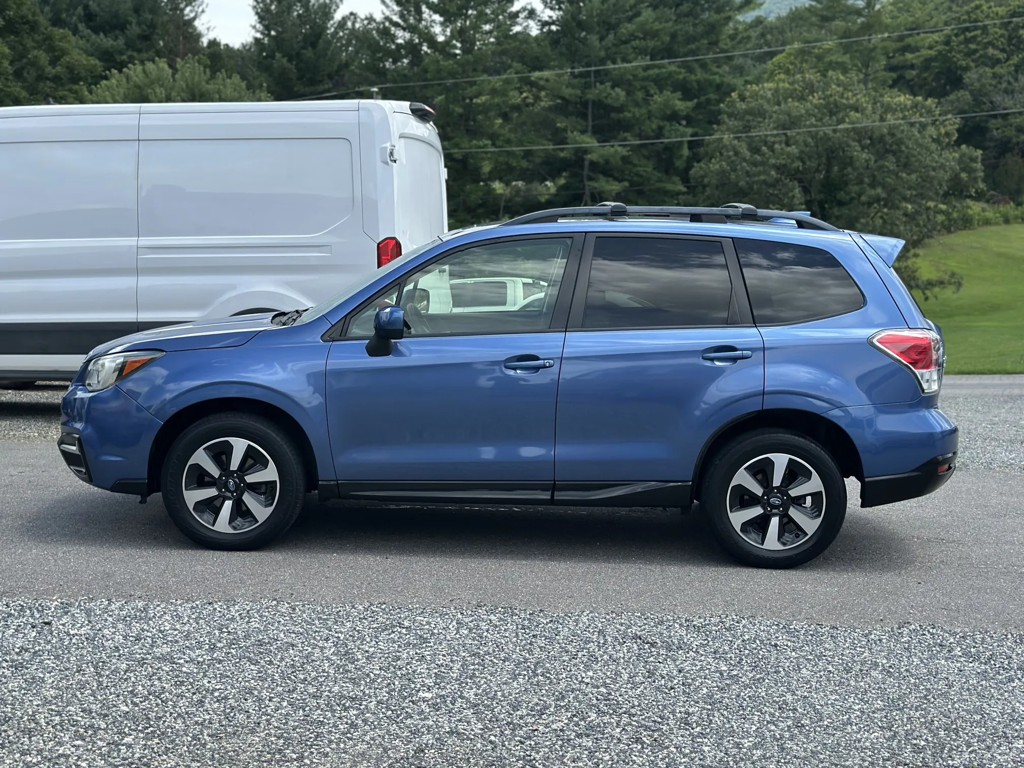 2018 Subaru Forester Premium - Blue