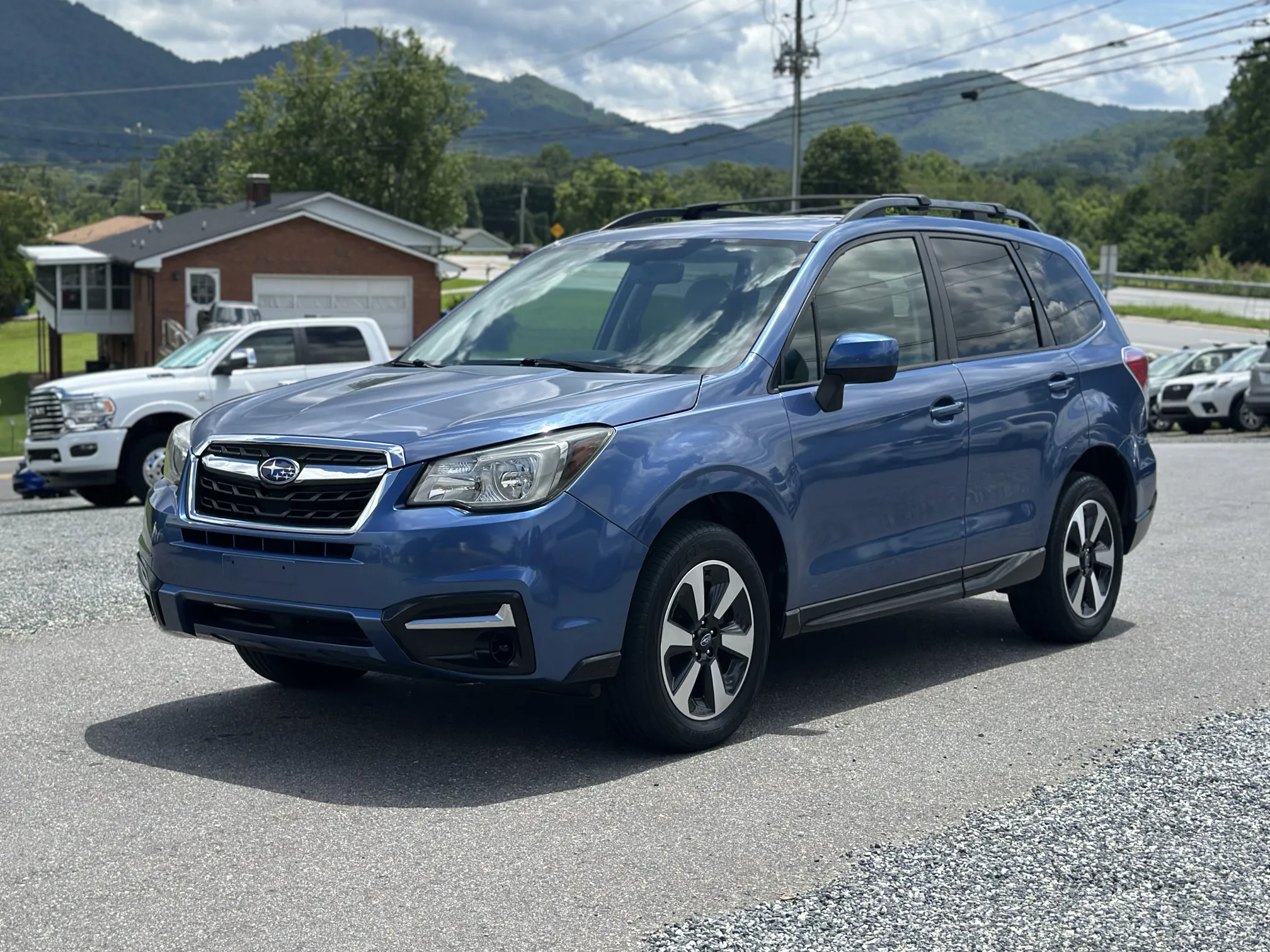 2018 Subaru Forester Premium - Blue