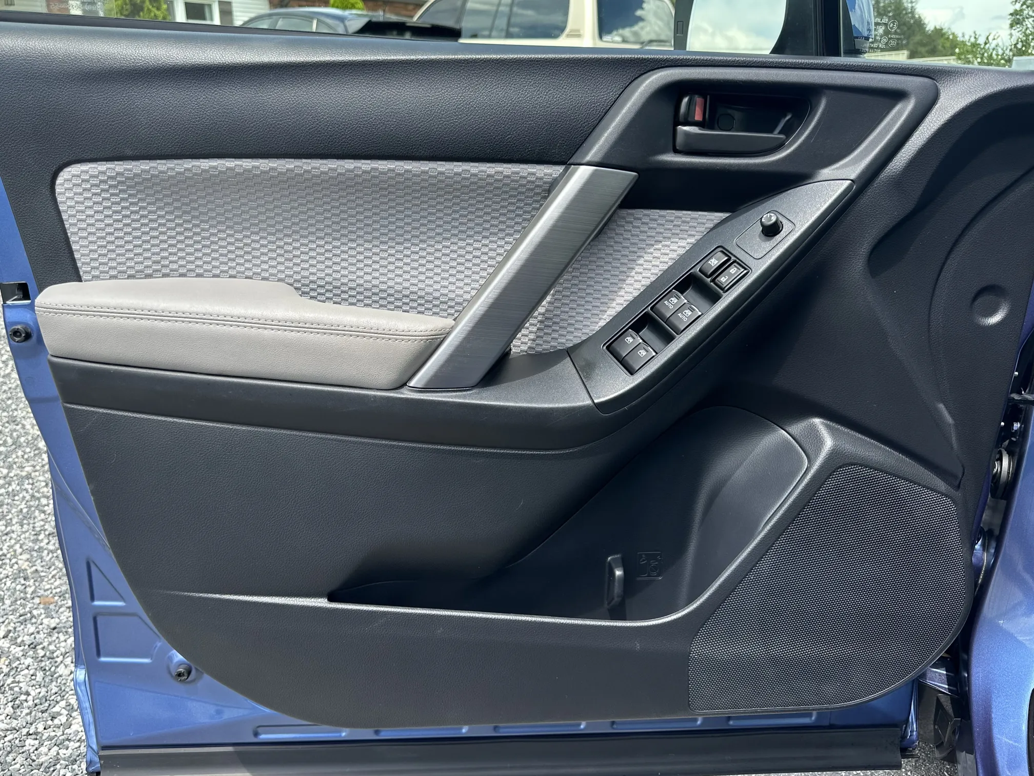 2018 Subaru Forester Premium - Blue
