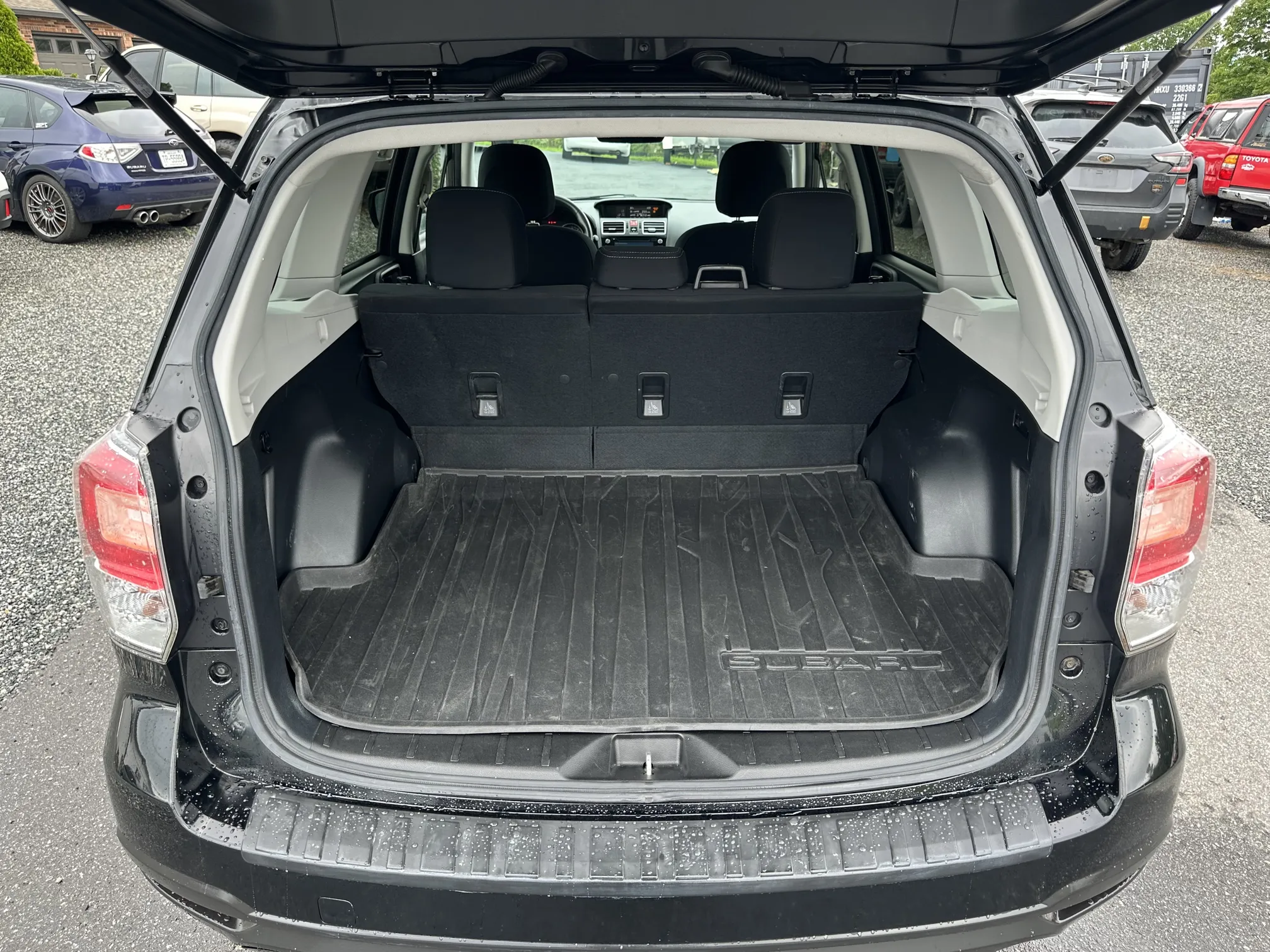 2017 Subaru Forester Premium - Black