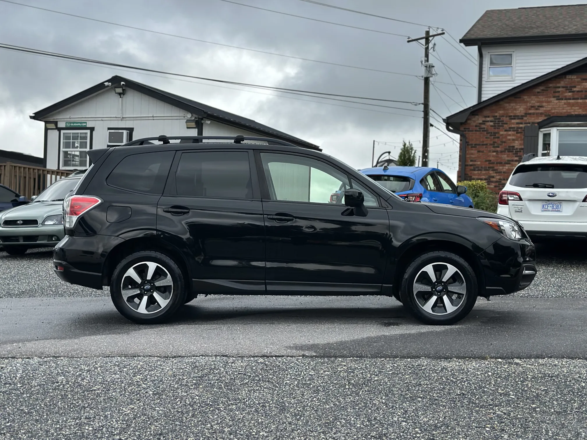 2017 Subaru Forester Premium - Black