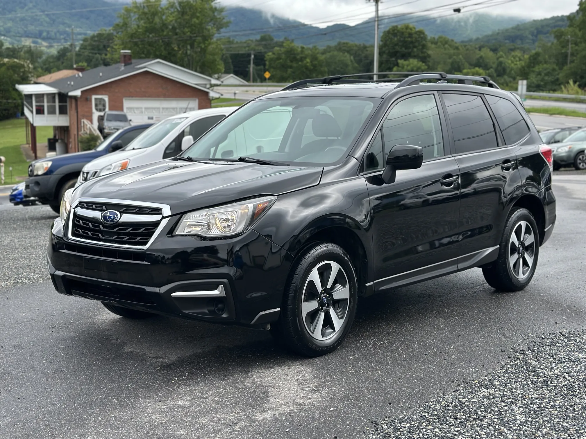 2017 Subaru Forester Premium - Black