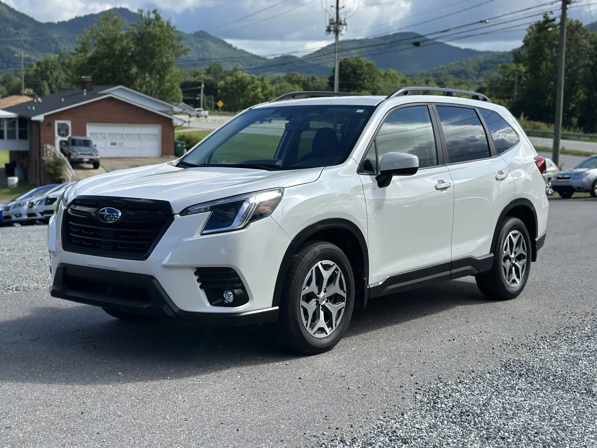 2024 Subaru Forester Premium - White